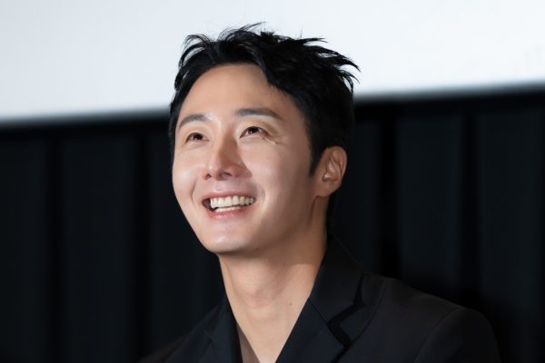 Jung Il Woo hát “Lệ Đá” bằng tiếng Việt gây sốt