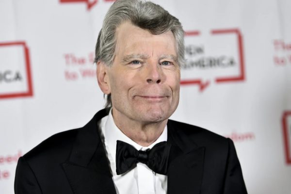 Stephen King: Bí quyết viết 2.000 từ mỗi ngày