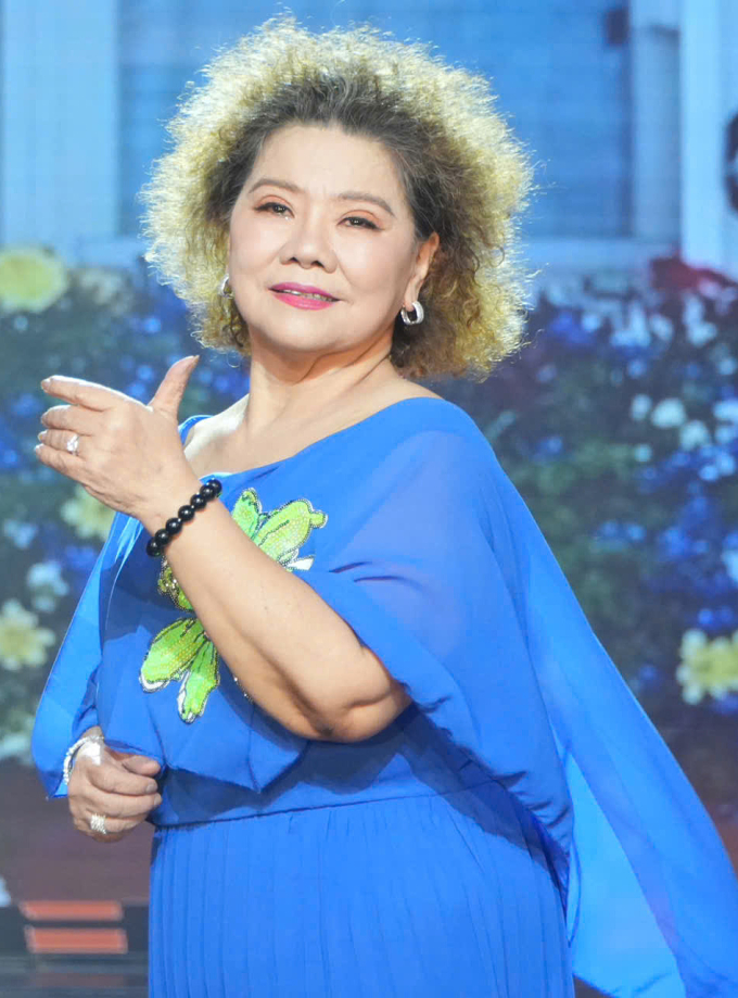 Nghệ sĩ Thanh Hoa trên sân khấu. Ảnh: Nhân vật cung cấp