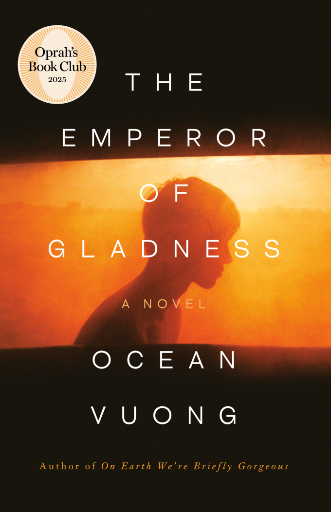 Bìa sách The Emperor of Gladness của Ocean Vuong, 416 trang. Ảnh: Penguin Press