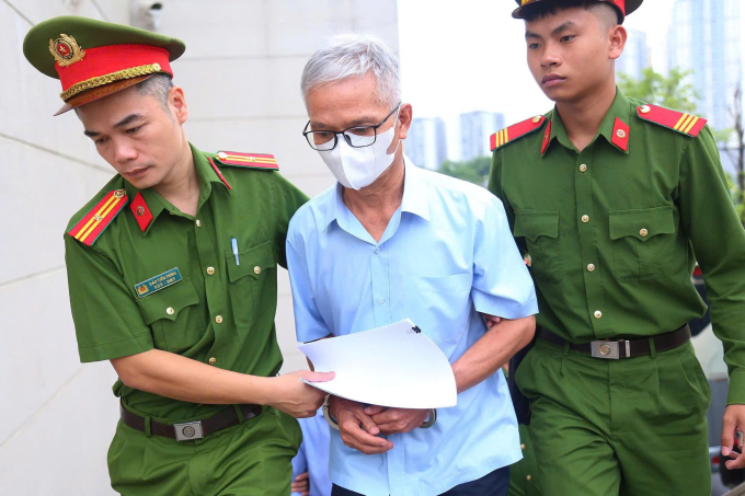 Ông Lê Viết Chữ, cựu Phó Chủ tịch UBND tỉnh, cựu Bí thư Tỉnh ủy Quảng Ngãi, sáng 11/7. Ảnh: Phạm Dự