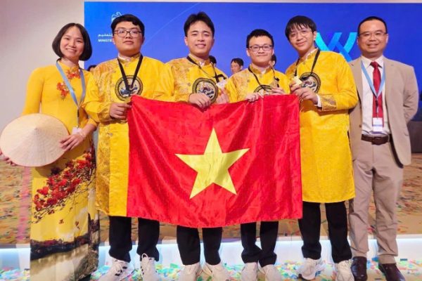 Tuyển Việt Nam xuất sắc giành huy chương vàng Olympic Hóa quốc tế