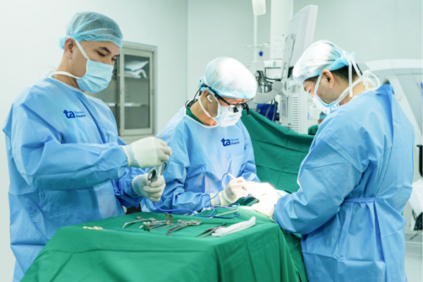 Ung thư tuyến giáp tái phát: Câu chuyện và kinh nghiệm điều trị