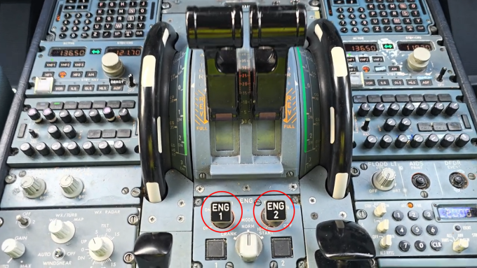 Vị trí hai công tắc nhiên liệu trên máy bay của Airbus. Ảnh: YouTube/SabiJetTech