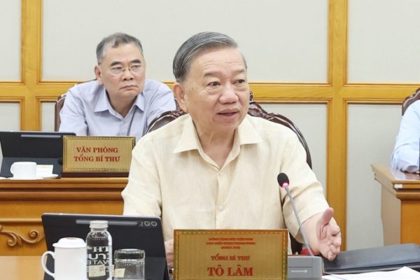 Tổng Bí thư: Sửa đổi chính sách lương cho cán bộ, công chức