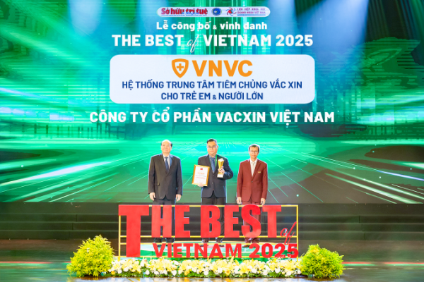 VNVC nhận 2 giải thưởng thương hiệu uy tín