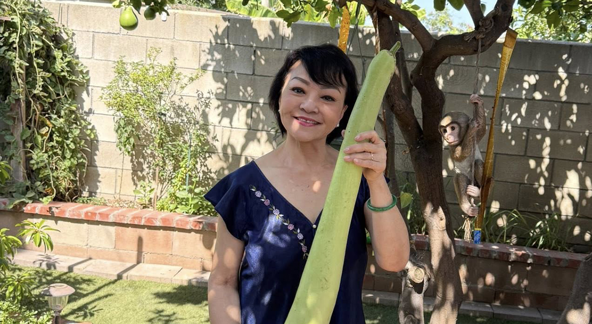 Vợ chồng danh ca Hương Lan mê làm vườn