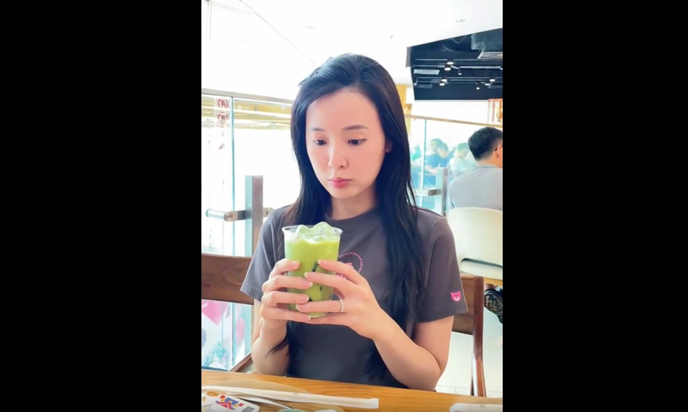 Vợ chồng Midu gây sốt khi hưởng ứng "trend" hẹn hò trên TikTok