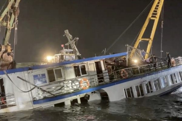 Lào, Nhật Bản chia buồn vụ lật tàu ở Vịnh Hạ Long, Việt Nam