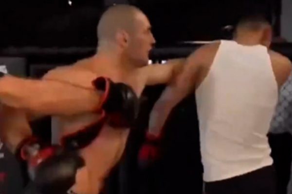 Anh hùng bàn phím MMA ‘no đòn’: Thách đấu võ sĩ lãnh đủ