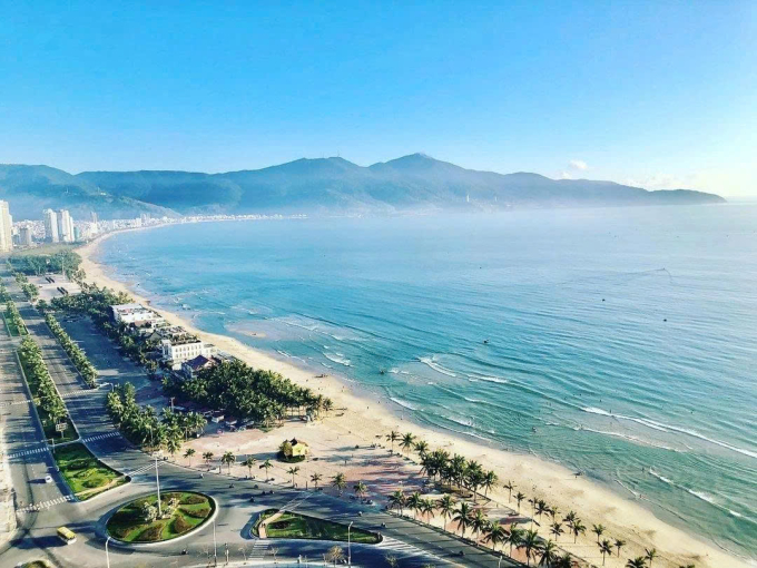 Bãi biển Mỹ Khê từng lọt top 10 bãi biển đẹp nhất châu Á 2023. Ảnh: Ngo Anh/Instagram