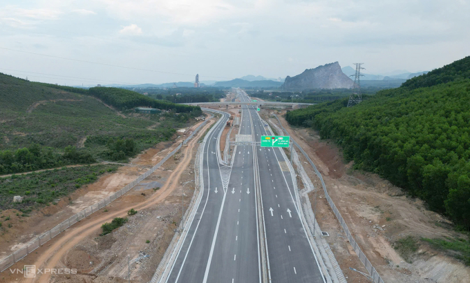 Cao tốc Cam Lộ - Vạn Ninh dự kiến đưa vào khai thác ngày 19/8. Ảnh: Đắc Thành