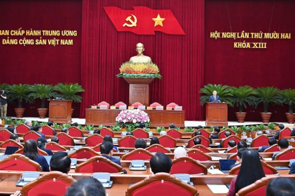 Bế mạc Hội nghị Trung ương 12: Tổng kết khóa 13