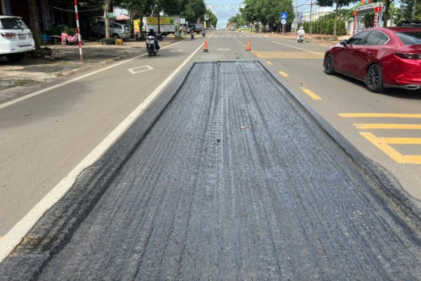 Quốc lộ 19: Nâng cấp 7 tháng, vẫn chằng chịt “vá”