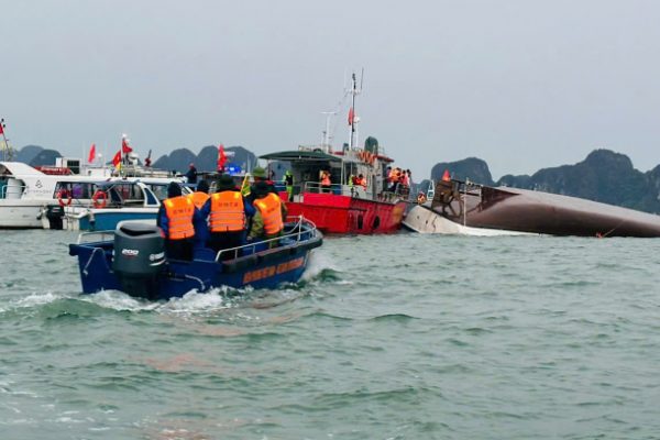 Vụ lật tàu Vịnh Xanh ở Hạ Long: Những lỗ hổng cần xem xét