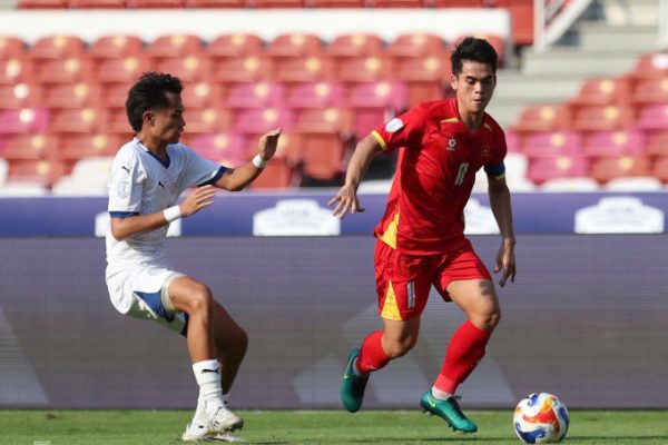 Khuất Văn Khang: Sẵn sàng đối mặt áp lực từ CĐV Indonesia