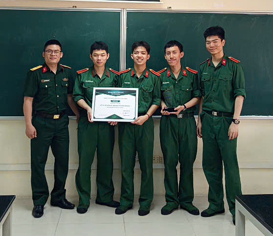 Các thành viên của nhóm nghiên cứu. Ảnh: Phạm Nguyễn Hoàng Tân