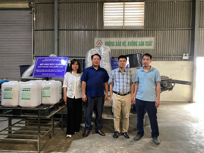 Nhóm các nhà khoa học sáng chế chế phẩm Bio Ecos. Ảnh: NVCC