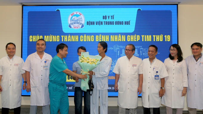 Bệnh nhân ghép tim xuất viện. Ảnh: Lan Hương