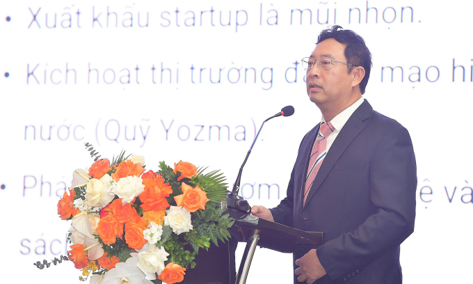 Ông Phạm Hồng Quất, Cục trưởng Khởi nghiệp và Doanh nghiệp công nghệ, chia sẻ tại diễn đàn. Ảnh: Thanh Tùng