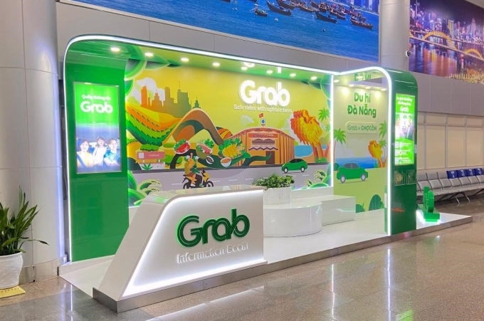 Quầy thông tin Grab tại sân bay Quốc tế Đà Nẵng hỗ trợ du khách khám phá Đà Nẵng thuận tiện, liền mạch hơn. Ảnh: Hạnh Thảo