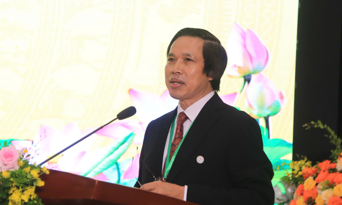 Tiến sĩ Cao Hưng Thái, Chủ tịch Hội Dược sĩ bệnh viện Việt Nam phát biểu tại đại hội. Ảnh: Lê Hảo