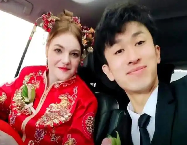 Chàng shipper lấy được vợ xinh, không mất sính lễ. Ảnh: World journal