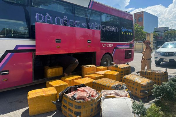 Đà Nẵng: Phát hiện một tấn chân gà bốc mùi