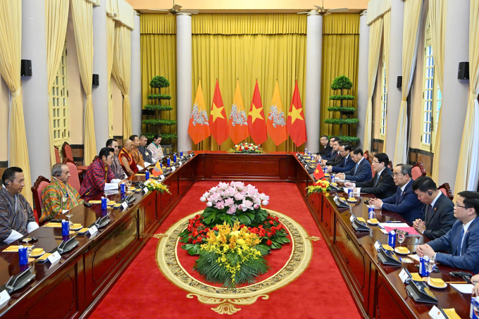 Chủ tịch nước Lương Cường và Quốc vương Bhutan Jigme Khesar Namgyel Wangchuck hội đàm ngày 19/8. Ảnh: Giang Huy