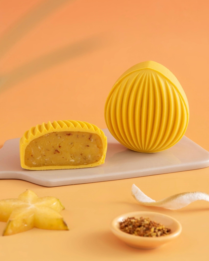 Khế bưởi quế hoa, chiếc bánh như chứa cả khu vườn mùa thu trong BST Trăng viên mãn - Thu thịnh vượng.  Ảnh: Cái Lò Nướng