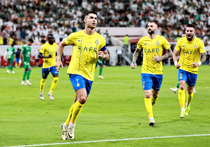 Ronaldo thi đấu trong trận Al Nassr gặp Al Ahli ở Saudi Pro League ngày 15/3/2024. Ảnh: Reuters