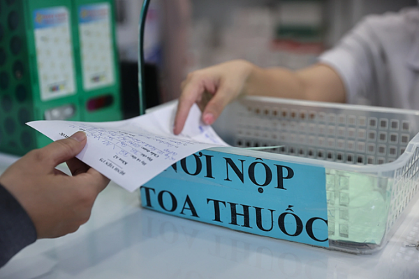 Bỏ thuốc tự ý: Coi chừng “đùa với tử thần”!
