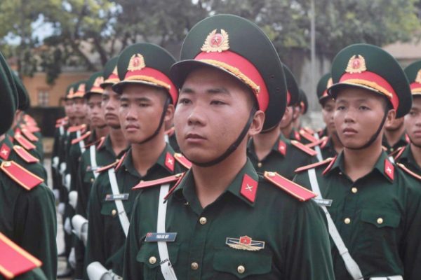 Diễu binh: Chiến sĩ vượt nỗi đau, hoàn thành nhiệm vụ
