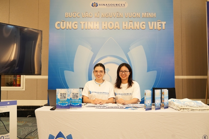 Gian hàng trưng bày của VinaSources tại sự kiện. Ảnh: VinaSources