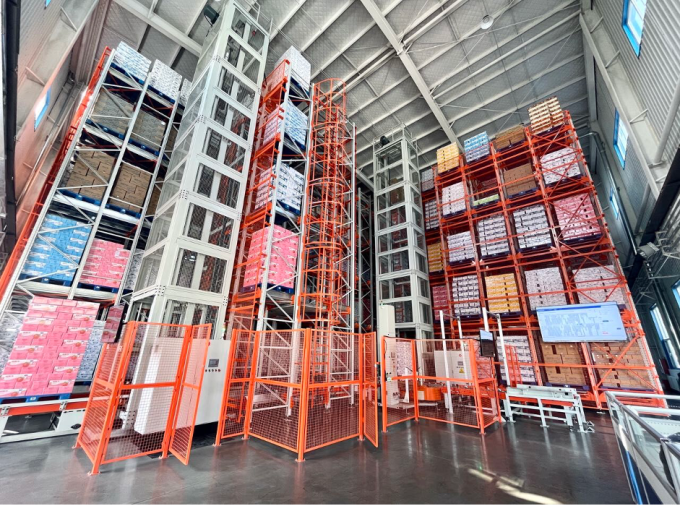 Dự án kệ tự động shuttle four way đã triển khai tại kho phân phối bán lẻ. Ảnh: Vinatech Group