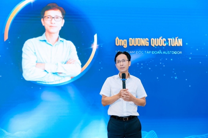 Ông Dương Quốc Tuấn, Chủ tịch HĐQT, Tổng giám đốc Tập đoàn chia sẻ tại hội nghị. Ảnh: Austdoor