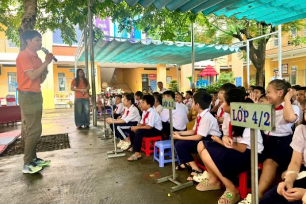 Vệ sinh và thư viện điện tử mới sẵn sàng cho năm học mới