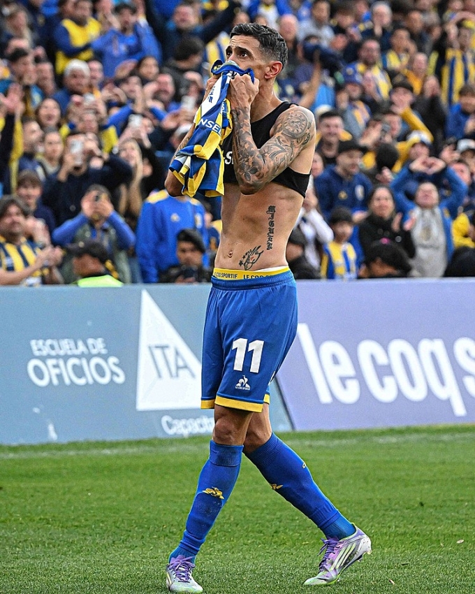 Di Maria trở lại thi đấu cho Rosario Central từ hồi thàng 5, sau 18 năm thi đấu ở nước ngoài cho 5 CLB khác nhau. Ảnh: AP