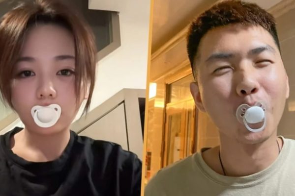 Ngậm ti giả: Cơn sốt và lời khuyên từ chuyên gia