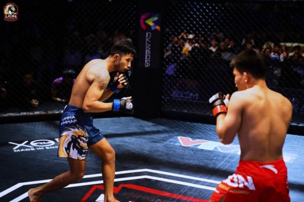 Võ sĩ MMA giấu chấn thương trong trận đấu gây tranh cãi