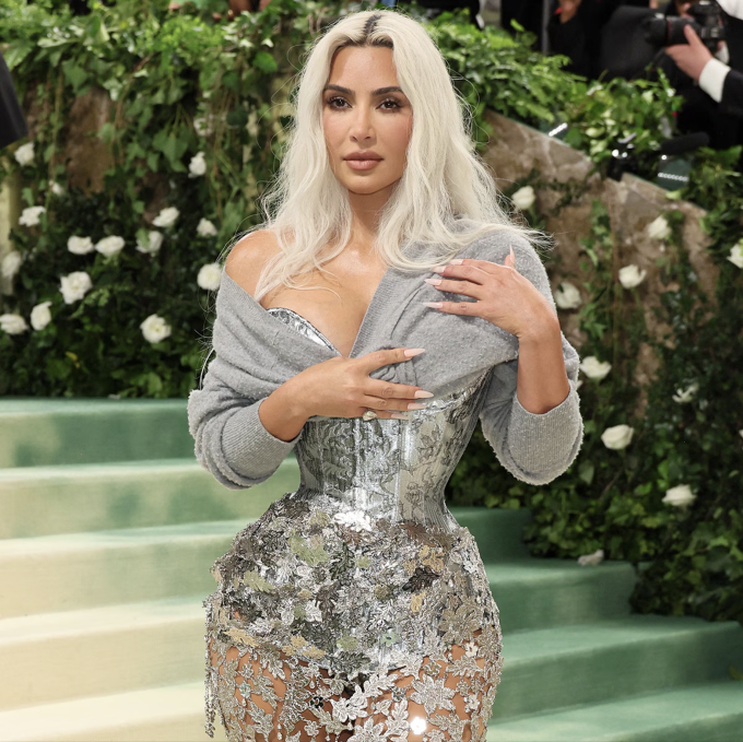 Hầu như mọi thành viên gia đình Kim Kardashian đều là KOL, từ mẹ đến các chị em gái. Ảnh: Instagram Kim Karsdashian