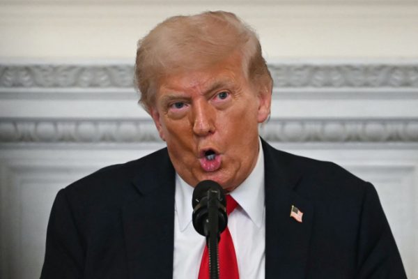 Ông Trump: Nguy cơ suy thoái nếu thuế nhập khẩu bị chặn