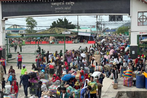 Xung đột Thái Lan: Hơn 750.000 lao động Campuchia hồi hương