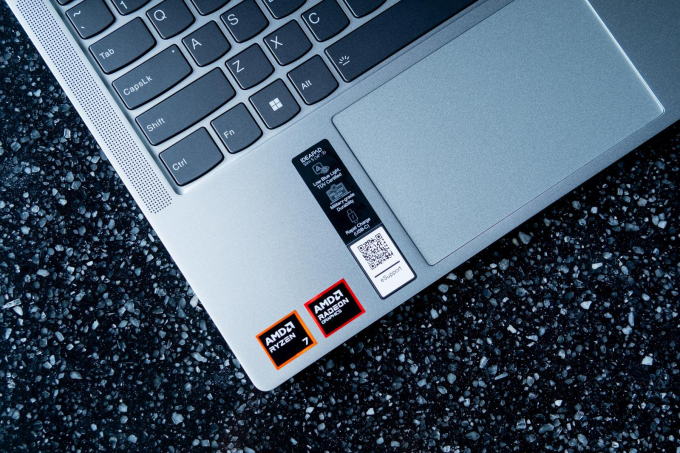 Laptop dùng chip từ AMD. Ảnh: AMD
