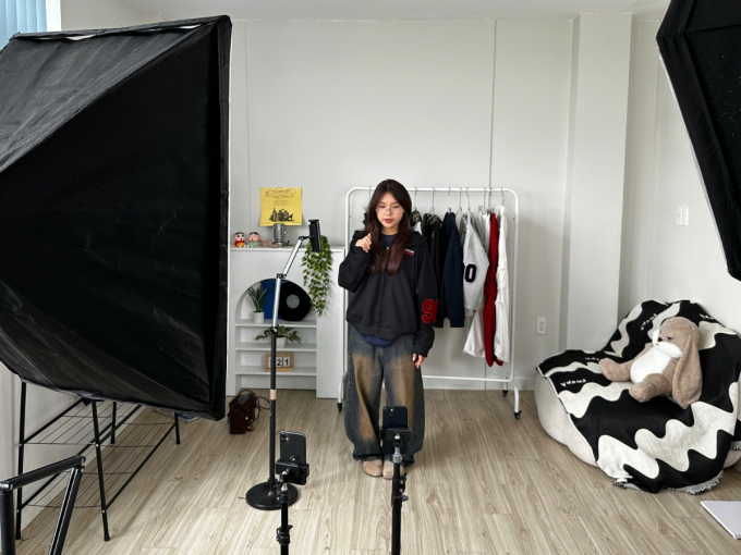Song song với việc ra mắt bộ sưu tập định kỳ, Haven Studio đầu tư vào nội dung chất lượng qua Shopee Live và Shopee Video để xây dựng cộng đồng trung thành. Ảnh: Haven Studio