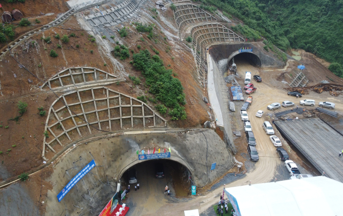 Thi công hai ống hầm Thần Vũ trên cao tốc Bắc Nam qua Nghệ An năm 2023 Ảnh: Đức Hùng