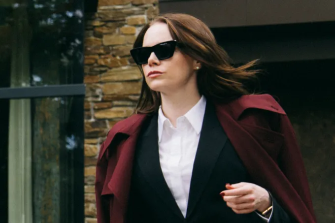 Emma Stone trong tạo hình của phim Bugonia. Ảnh: Focus Features