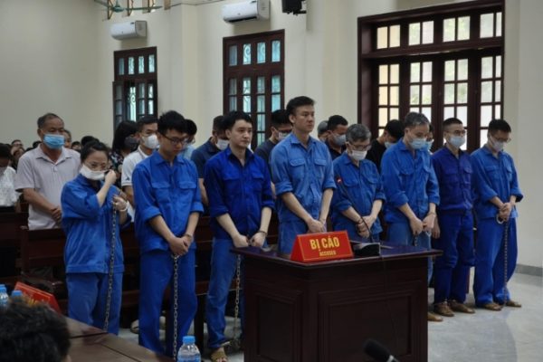14 cựu cán bộ hải quan Hải Phòng ra tòa vì tiếp tay buôn lậu