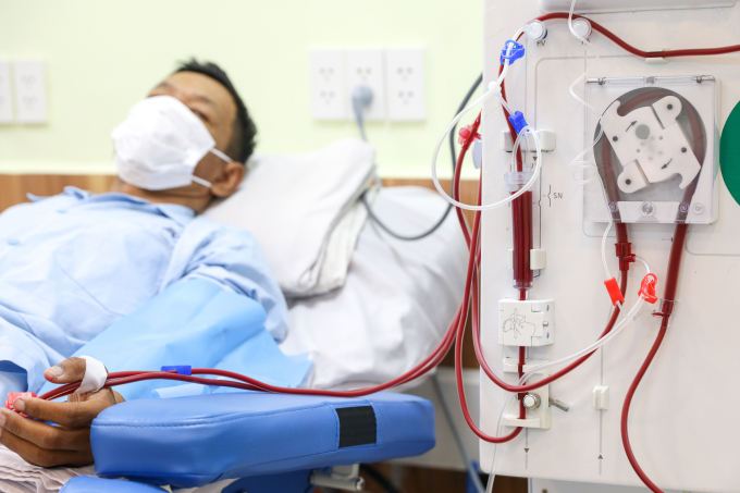 Bệnh nhân chạy thận tại Bệnh viện Thống Nhất, TP HCM, tháng 3/2024. Ảnh: Phùng Tiên