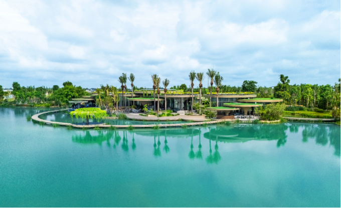 Không gian Eco Retreat đang được xây dựng, dự kiến đón những cư dân đầu tiên về sinh sống vào năm 2027. Ảnh: Ecopark